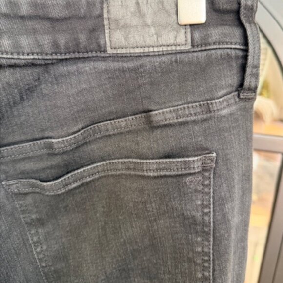 Madewell Kick Out Crop Jeans in black rinse wash - Picture 4 of 5